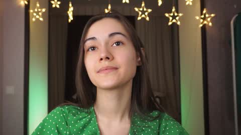  Gwen  online show from December 14, 2024, 11:01 pm