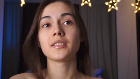  Gwen  online show from December 16, 2024, 1:53 am