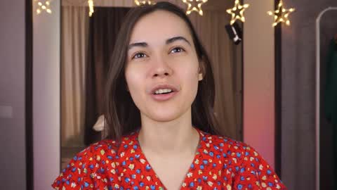  Gwen  online show from December 18, 2024, 8:03 pm