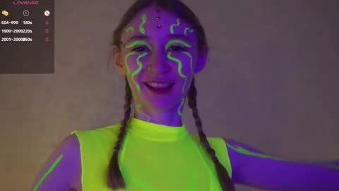  Gwen  online show from October 5, 2025, 3:49 am