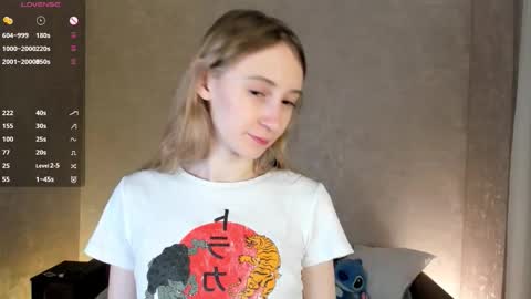  Gwen  online show from October 12, 2025, 3:27 am