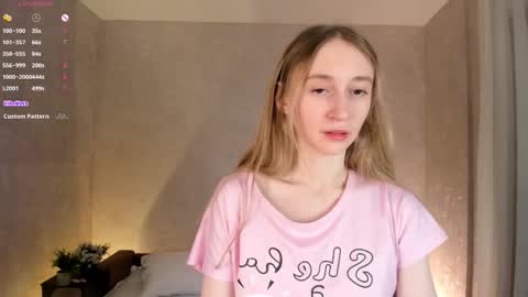  Gwen  online show from November 10, 2025, 5:50 am