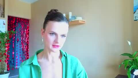 Sophia online show from August 2, 2026, 10:03 am
