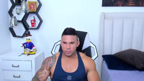 _matthew_santos_ online show from January 28, 2025, 2:43 am