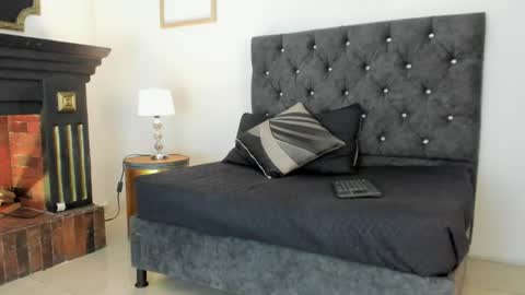_maximo_1 online show from June 13, 2026, 11:19 am