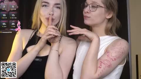 Elva and Kate  online show from November 14, 2025, 7:51 am