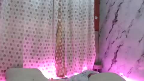 Snapshot of _mellyxxx chatting on July 5, 2026, 4:19 am Melly online show from July 5, 2026, 4:19 am