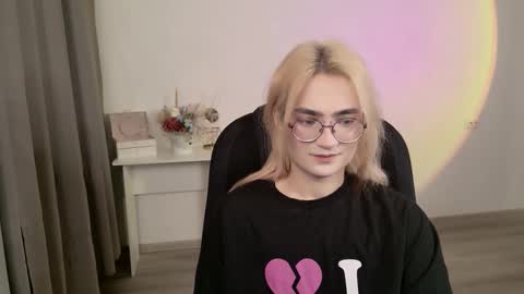 _meow_neko_ online show from March 27, 2026, 1:00 am