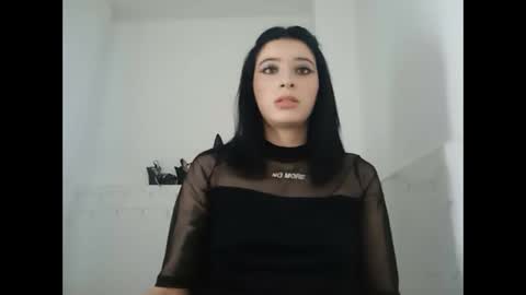 Mia-foster online show from February 2, 2025, 1:23 am