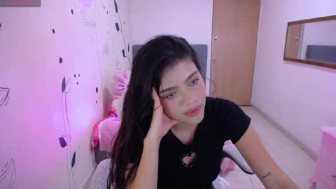 Mia online show from February 5, 2025, 3:13 am