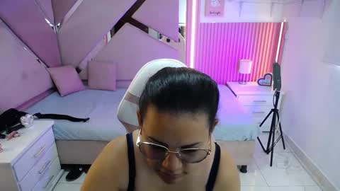 Snapshot of _miaaleon chatting on September 27, 2025, 12:21 pm Mia online show from September 27, 2025, 12:21 pm