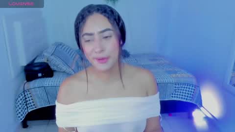 Snapshot of _miavelvett chatting on June 7, 2026, 4:33 pm Mia online show from June 7, 2026, 4:33 pm