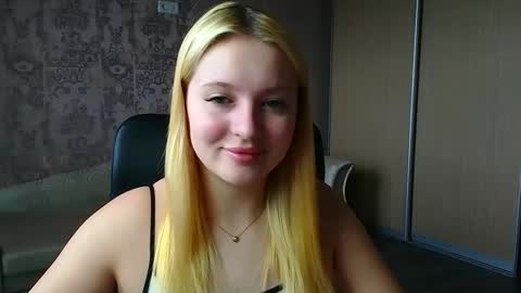 Snapshot of _mila_la_ chatting on April 21, 2026, 11:49 am Melanie online show from April 21, 2026, 11:49 am