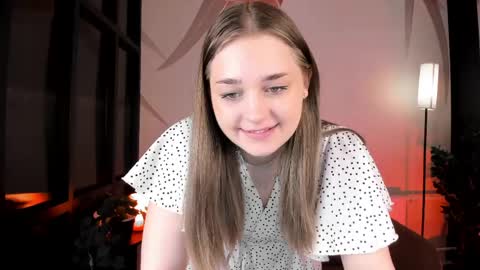 _mila_luna_ online show from May 12, 2026, 7:38 am