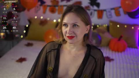 _million_dollarsmile online show from October 25, 2025, 10:23 am