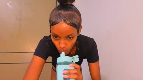 Mimi online show from April 13, 2026, 2:39 am