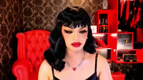 Raven Strauss online show from September 18, 2025, 6:54 pm