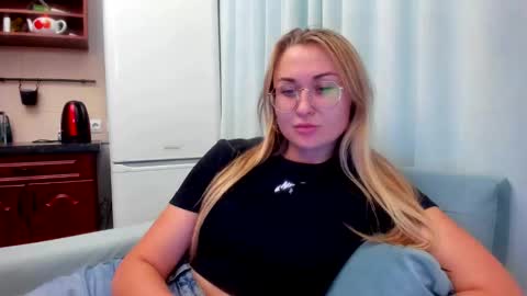 Eva online show from September 15, 2025, 7:03 pm