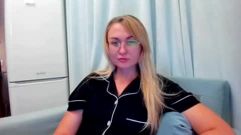 Eva online show from September 19, 2025, 7:47 pm