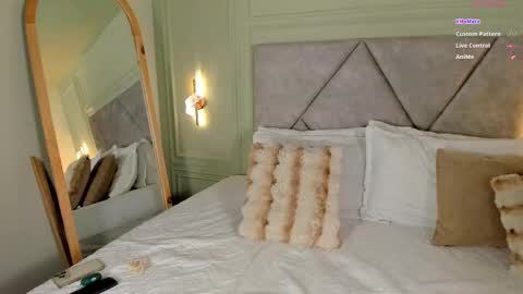 kimberley cruz online show from October 4, 2025, 11:30 am