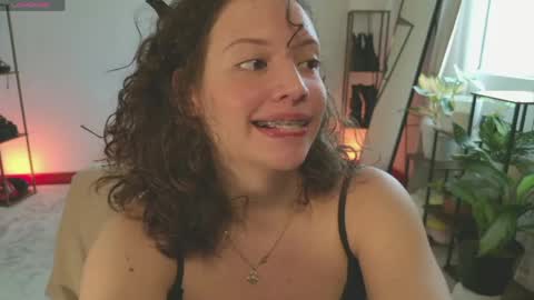 Snapshot of _missmariaa_ chatting on May 1, 2026, 7:07 pm Mara Independent model online show from May 1, 2026, 7:07 pm