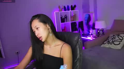 Snapshot of _miura_ chatting on October 19, 2025, 1:06 am MIURA online show from October 19, 2025, 1:06 am