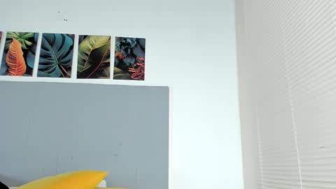 _molly_rosse_ online show from October 3, 2025, 12:24 pm