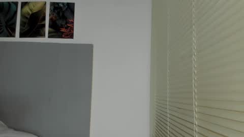 _molly_rosse_ online show from November 4, 2025, 12:15 pm