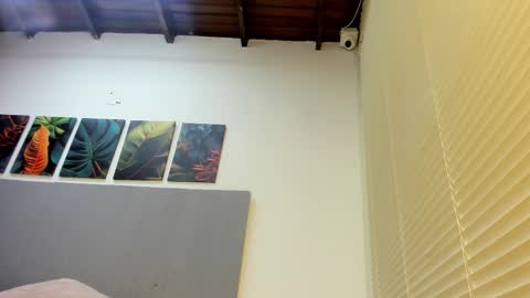 _molly_rosse_ online show from November 10, 2025, 11:42 am