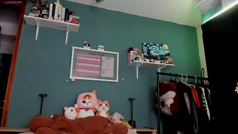 Snapshot of _moon_cake_ chatting on May 12, 2026, 5:15 am Next stream 950 pm Colombia time xd online show from May 12, 2026, 5:15 am