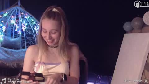 Debby  online show from February 10, 2025, 6:56 pm