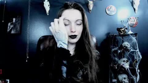 _naamah online show from October 5, 2025, 6:50 pm