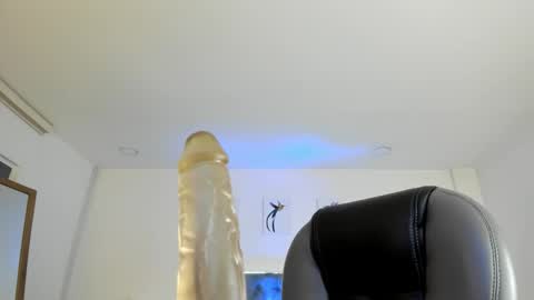 Natalie online show from October 12, 2025, 2:54 am