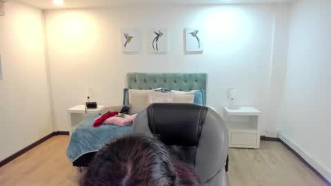 Natalie online show from December 18, 2025, 3:01 am