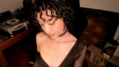 Nati - Independ model online show from June 5, 2026, 3:24 am