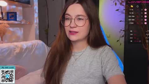 Mia with a big heart  online show from October 24, 2025, 11:39 am