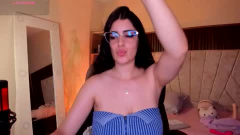 Niah  You can call me Ni or cutie haha online show from November 13, 2025, 9:36 pm