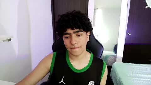 Nicolas online show from February 19, 2025, 6:43 pm