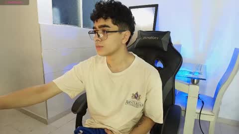 Nicolas online show from November 11, 2025, 3:06 am