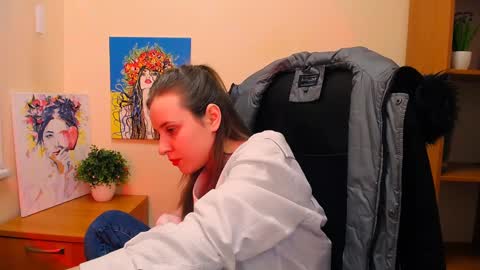 Nica online show from February 18, 2025, 3:43 pm