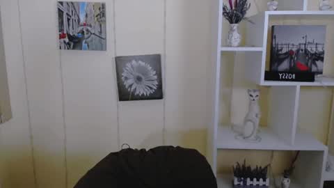 Nica online show from March 4, 2025, 4:52 pm