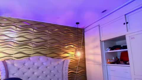 Nina Harpper online show from July 19, 2026, 12:31 pm