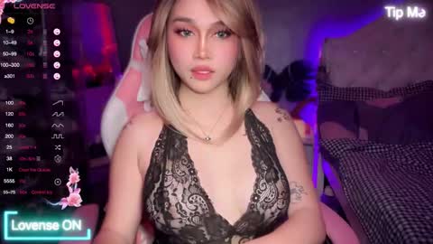 Lily online show from September 19, 2025, 5:13 pm