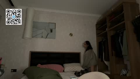 Snapshot of _octopussy_ chatting on June 14, 2026, 7:49 pm Mikayla online show from June 14, 2026, 7:49 pm