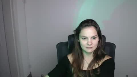 Olivia online show from September 10, 2025, 6:13 am