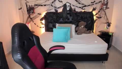 Snapshot of _oliviajoness chatting on October 19, 2025, 3:12 pm Olivia jones online show from October 19, 2025, 3:12 pm