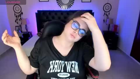 Olivia jones online show from July 3, 2026, 12:22 pm
