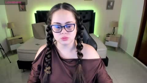 Olivia jones online show from July 13, 2026, 12:19 pm