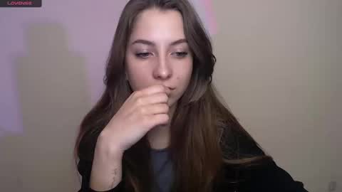 Snapshot of _oliviax_ chatting on October 3, 2025, 11:29 am Olivia online show from October 3, 2025, 11:29 am