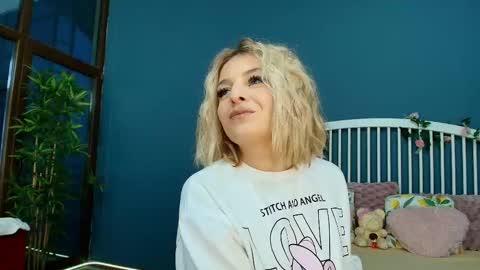 Alisa online show from November 16, 2025, 5:13 am